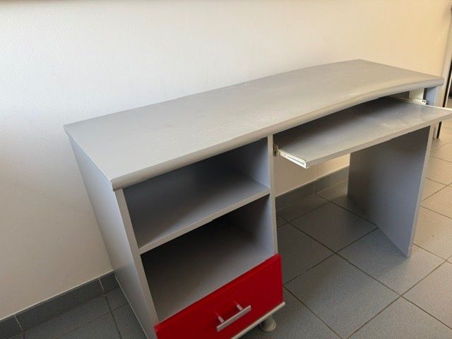 Scrivanie: Schreibtisch – Usato da Domat/Ems venduto da bea_gbh5