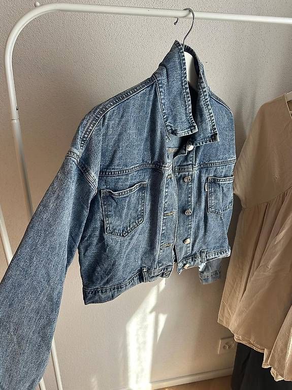 Jacken: Jeansjacke von Ruby – Gebraucht aus Aarburg von DonjetaK