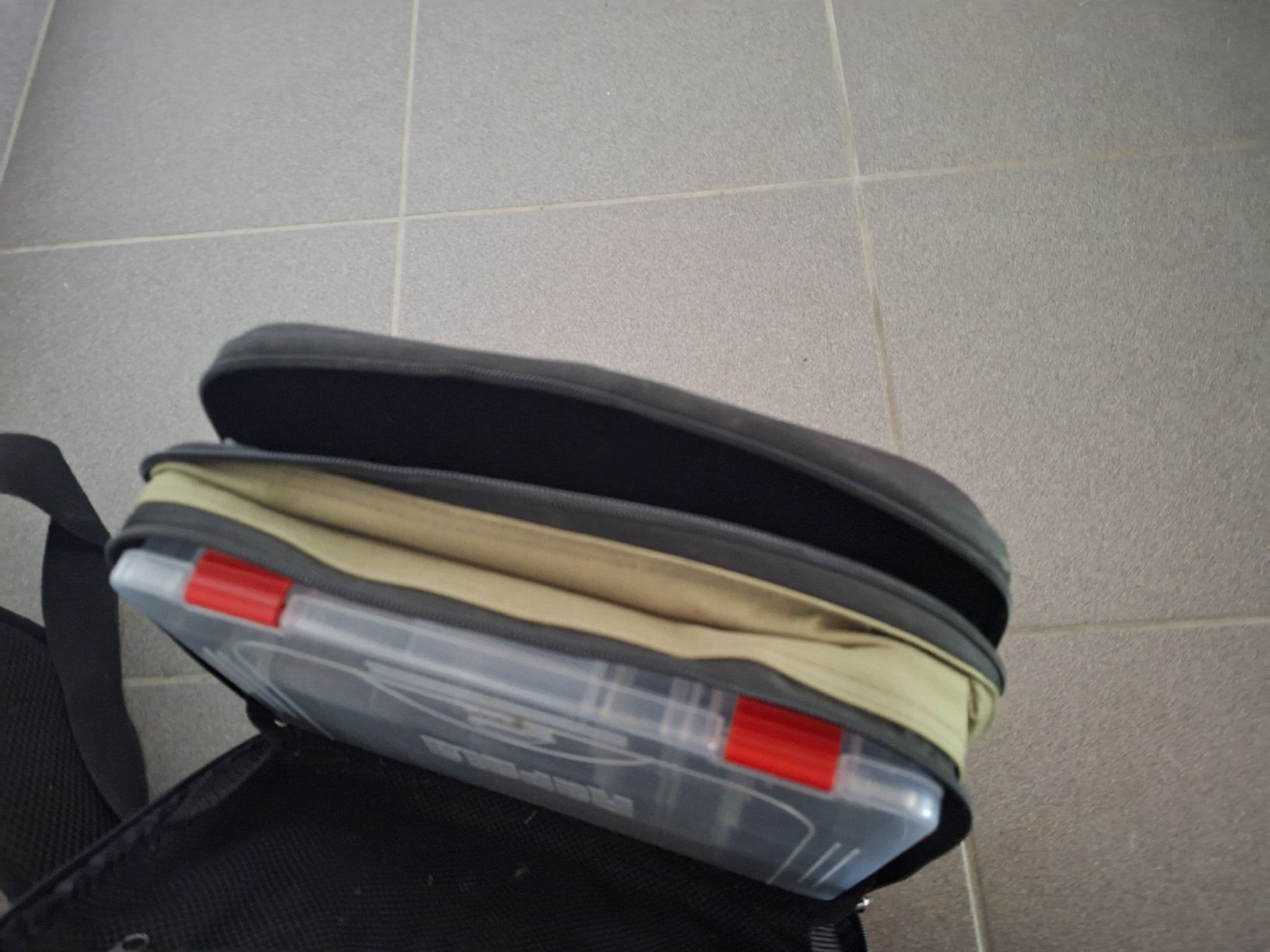 Taschen: Rapala Anglertasche, Top Zustand, praktisches Format – Gebraucht aus Gondo von Du2020 8