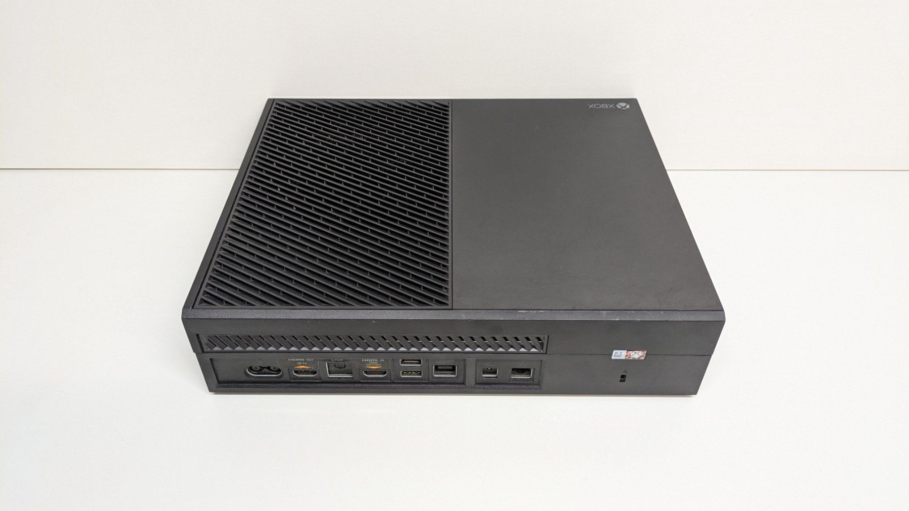 Microsoft Consoles: Microsoft Xbox One, 365 GB – D'occasion à Menziken par mame18 2