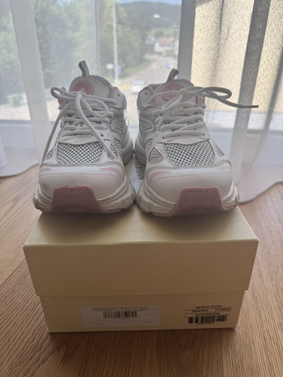 Axel Arigato Scarpe da donna: Axel Arigato Marathon Runner Sneakers Pink – Usato da Fahrweid venduto da meded 1
