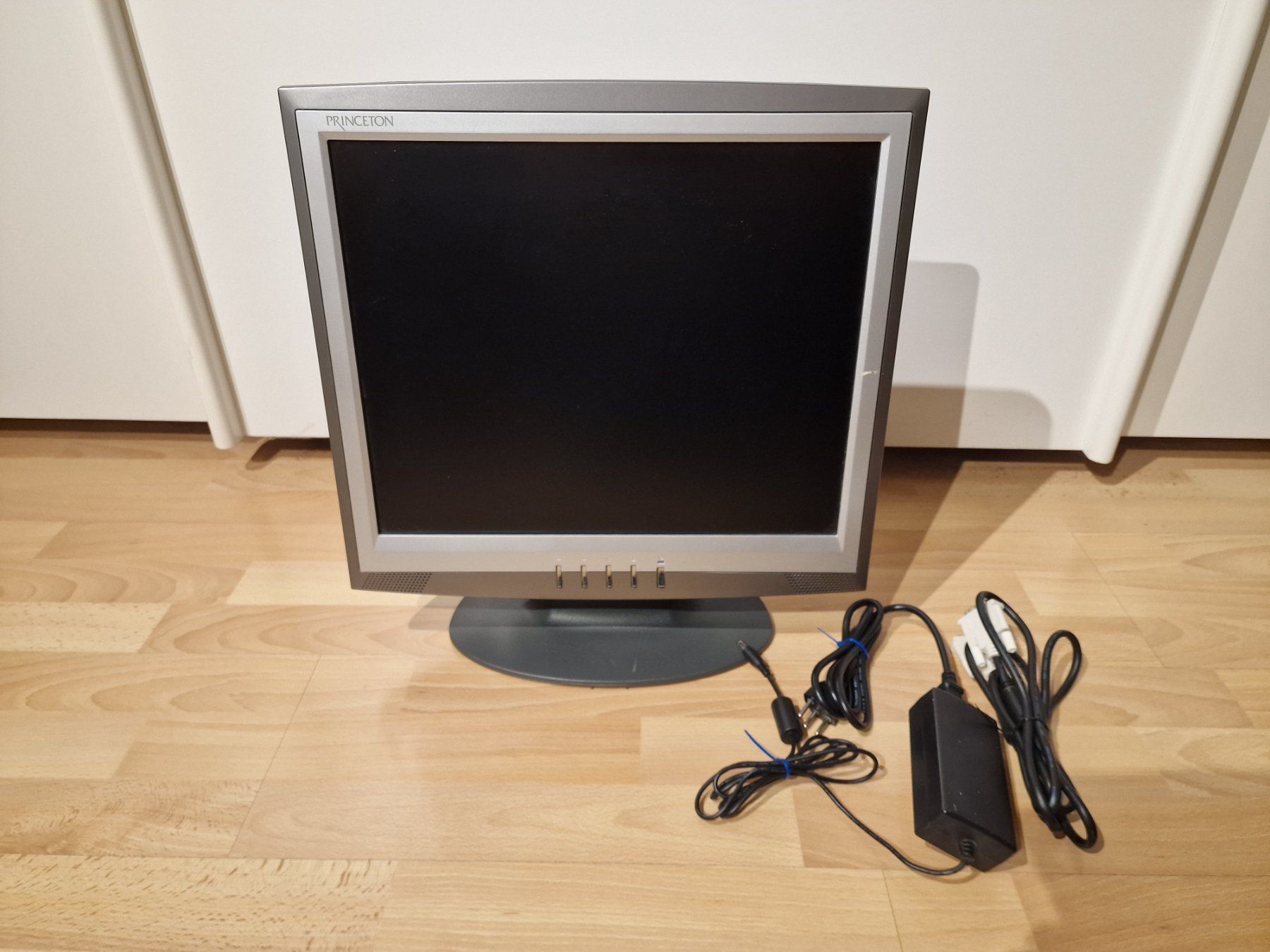Monitor: Princeton P19MS, 19'' TFT Bildschirm – Usato da Buchrain venduto da Sssschaller