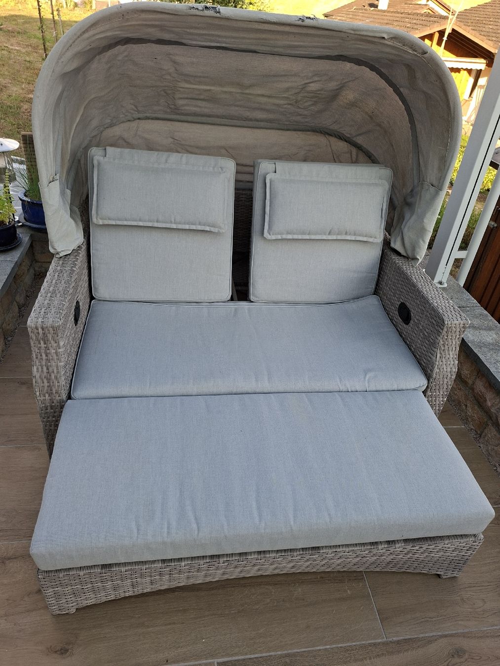 Chaises longues: Rattanliege mit Dach – D'occasion à Büsserach par Grenzstein 1