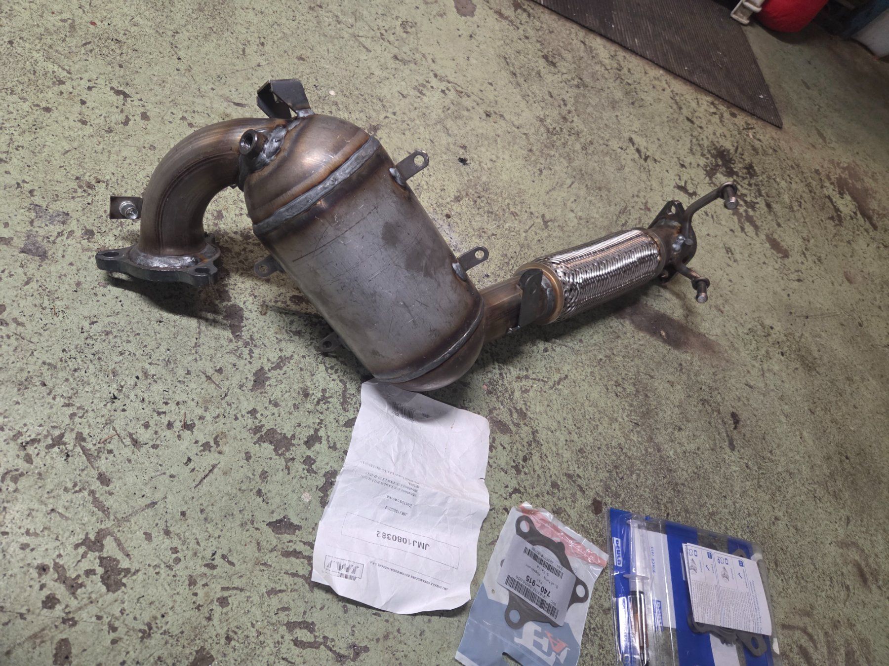 Mitsubishi Tutti pezzi di ricambio auto: Filtre a particules mitsubishi 1.8 DI-D – Nuovo (secondo la descrizione) da Conthey venduto da greenday85 3