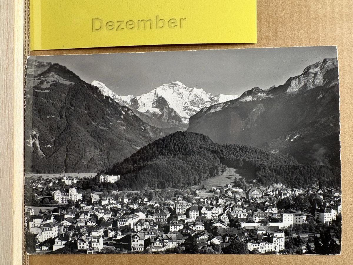 Cartoline postali: AK von Interlaken / Mönch & Jungfrau Bergpanorama – Usato da Rümlang venduto da Kartenpost1