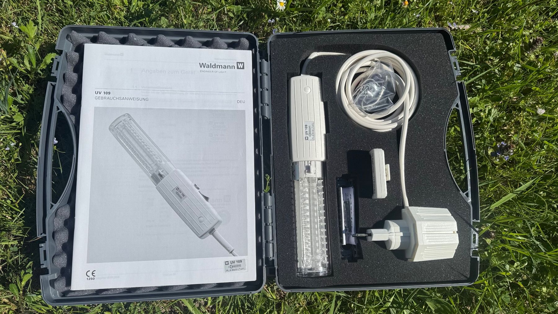 Attrezzature mediche: Waldmann UV 109 UV-Lichtgerät – Usato da Liestal venduto da Savonique 2