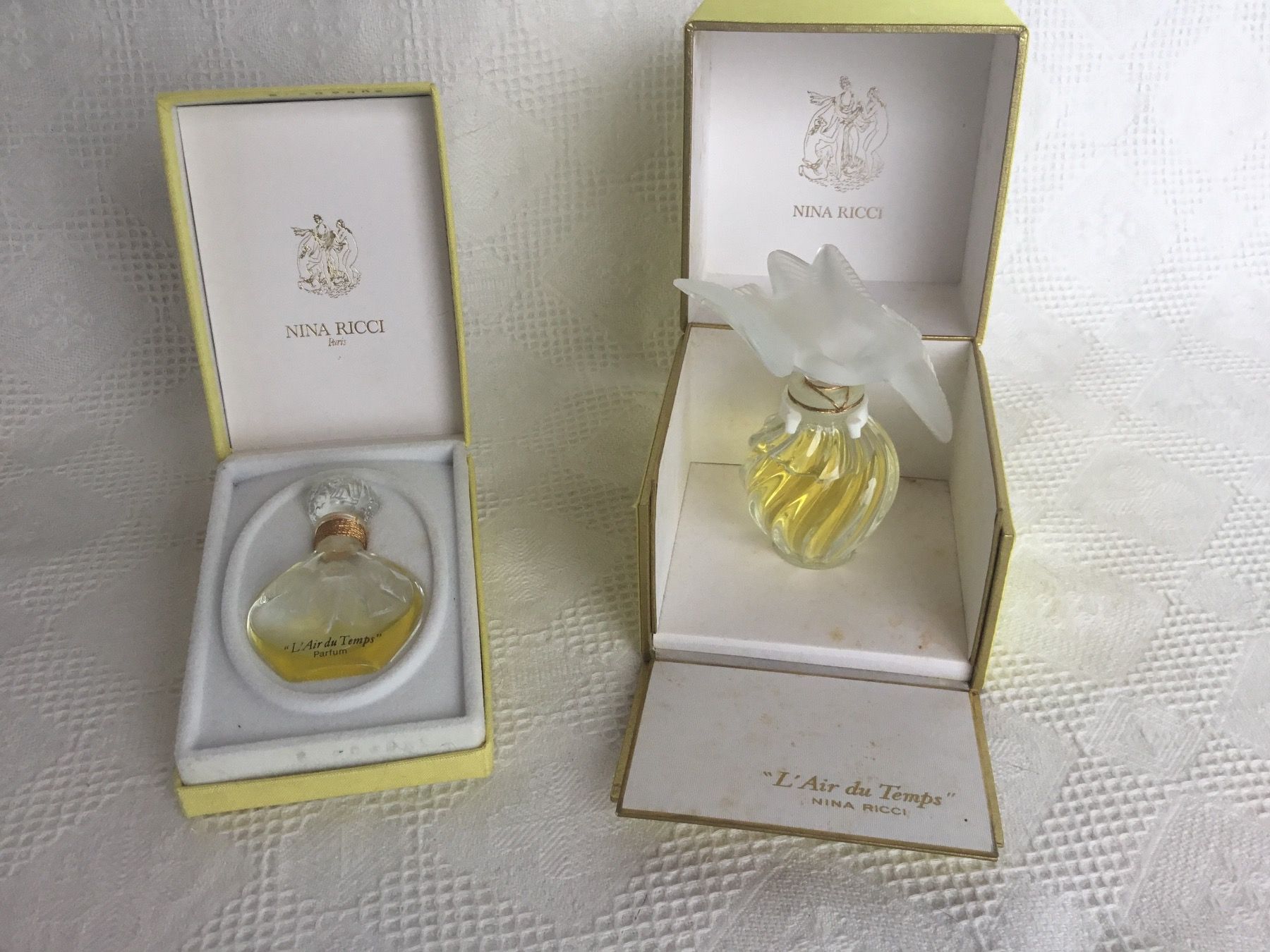 Lalique Flacons: 2 alte Lalique Parfum Flacon – Gebraucht aus St. Gallen von chamilla