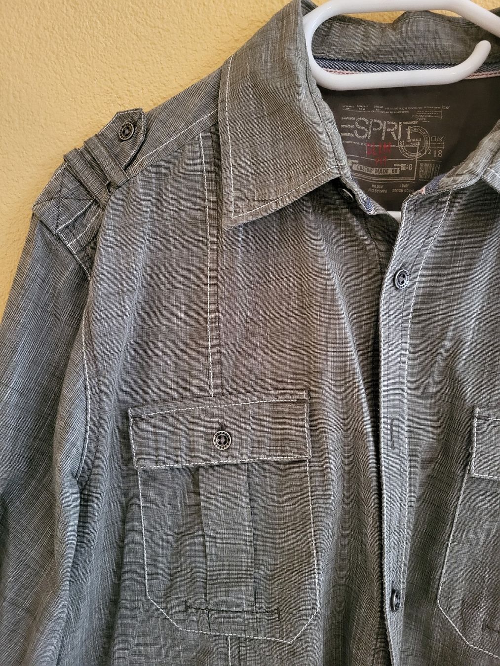 Esprit Camicie: Esprit Hemd Langarm Grau Grösse XL  – Usato da Bettmeralp venduto da ra_jo_9 1