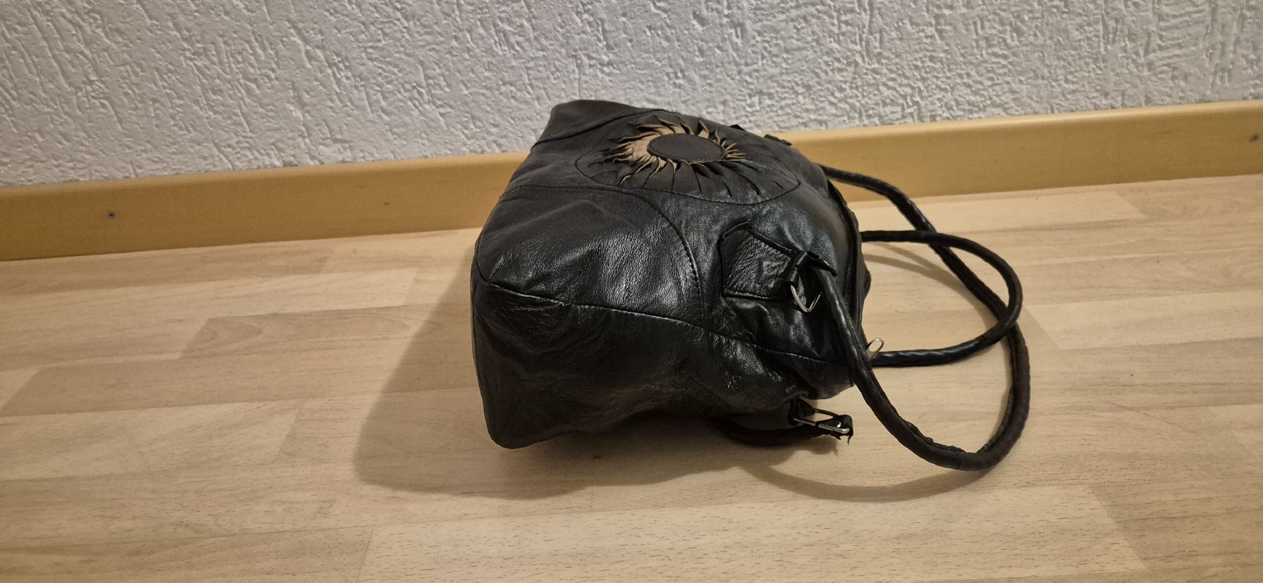 Taschen für Damen: Schwarze Handtasche – Gebraucht aus Schwyz von Vesparider01 4