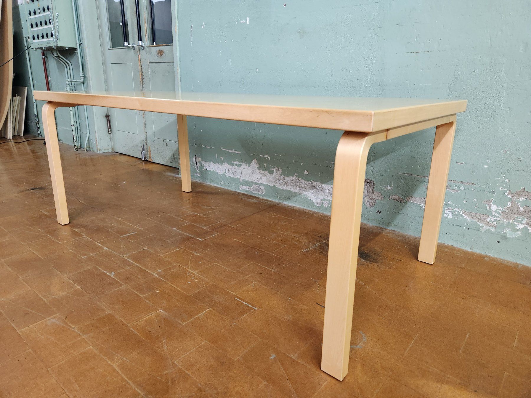 Artek Tavoli: Artek 83 Aalto Esstisch – Usato da Lichtensteig venduto da Usedinstorecom
