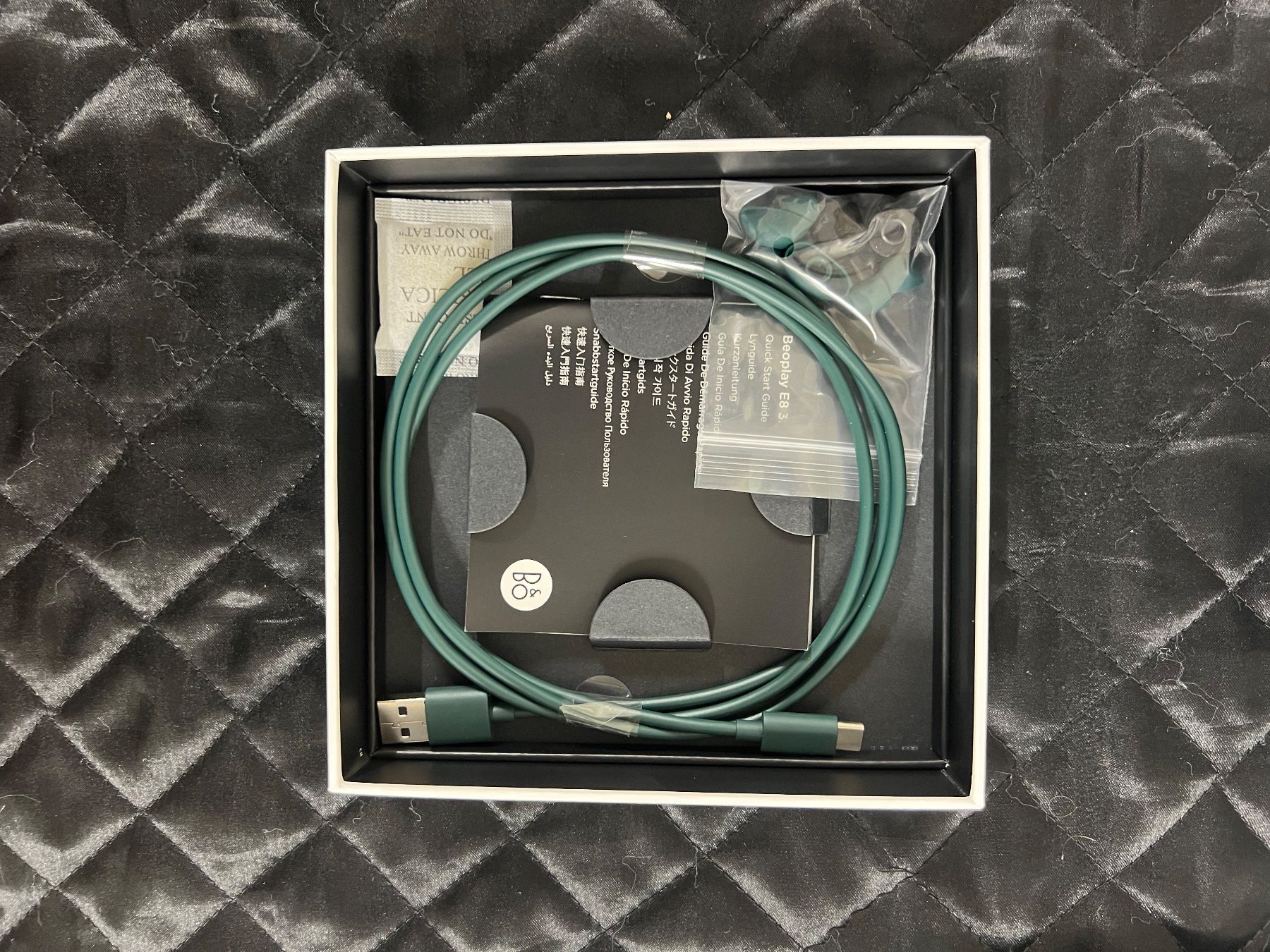 Bang & Olufsen Casques audio: B&O Beoplay E8 3rd Gen green – Neuf avec emballage d'origine à Kirchberg SG par EPGaemperle 3
