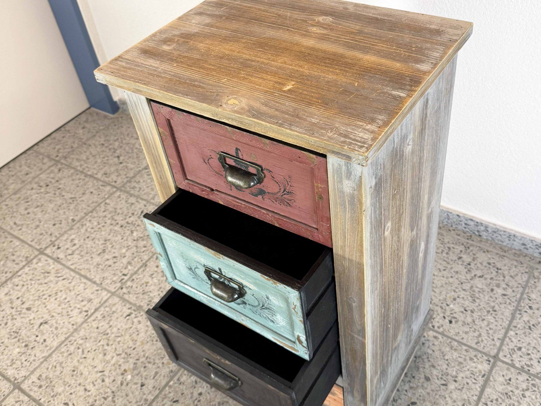 Kommoden: Vintage Schubladenkommode, Shabby Look – Gebraucht aus Windisch von Losdosquatros 3