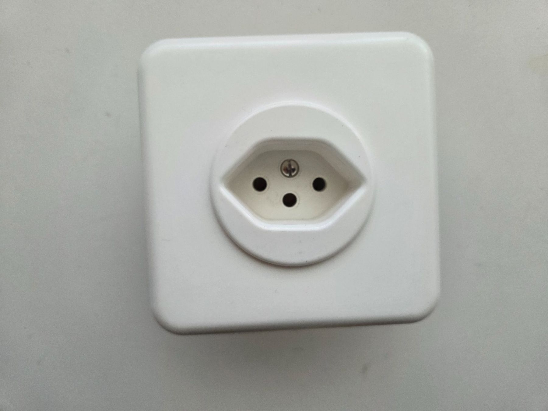 Feller Stecker: T13 Steckdose UP Typ 13 Feller – Gebraucht aus Zürich von Alibaba1234
