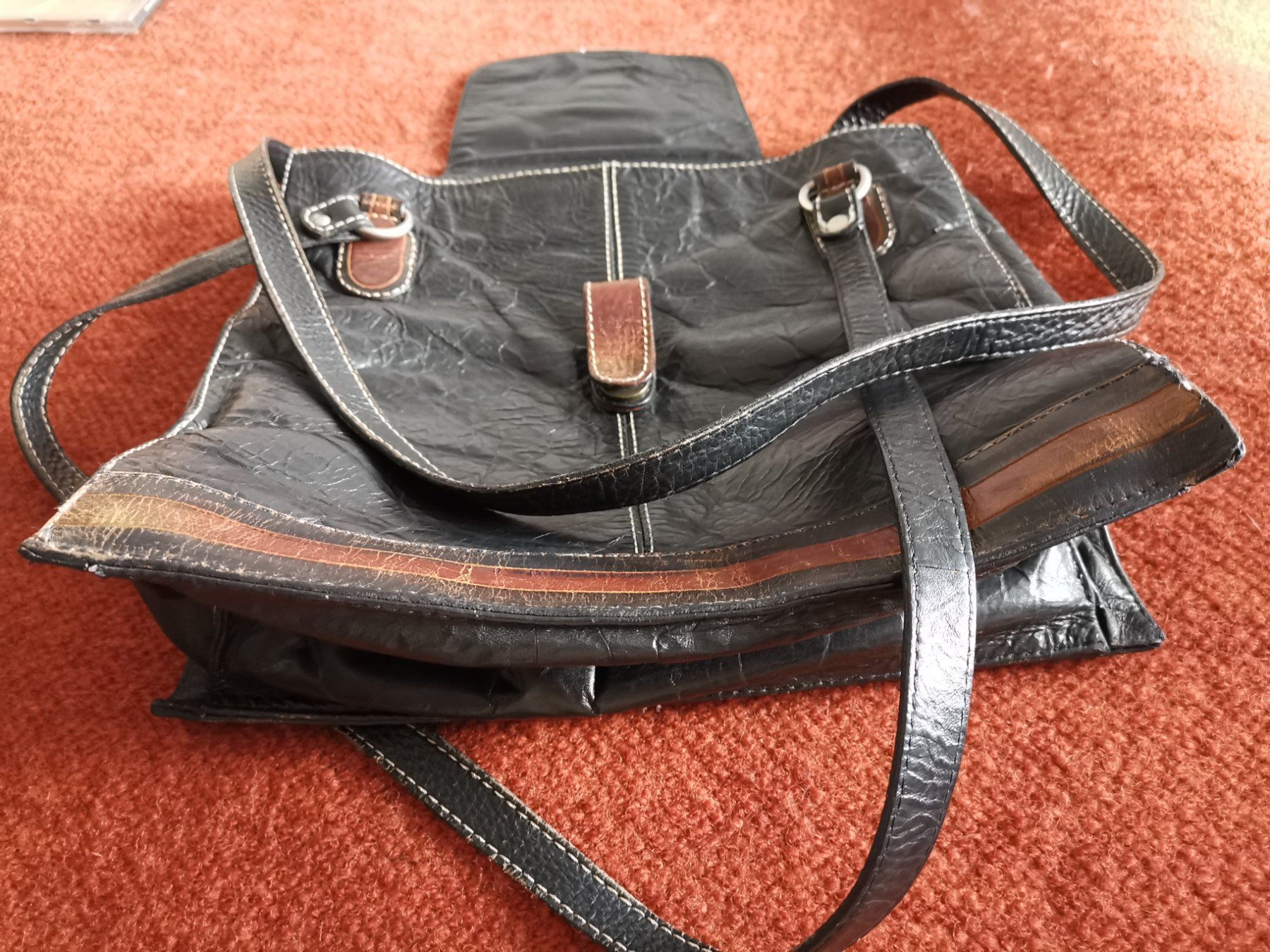 Borse da donna: Sac de dame en cuir noir-brun – Usato da Courtepin venduto da Marisou2 3