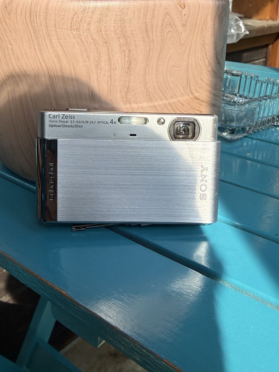 Sony Fotocamera: Sony Cybershot T90 – Difettoso da Spiez venduto da Elektrik-und-co
