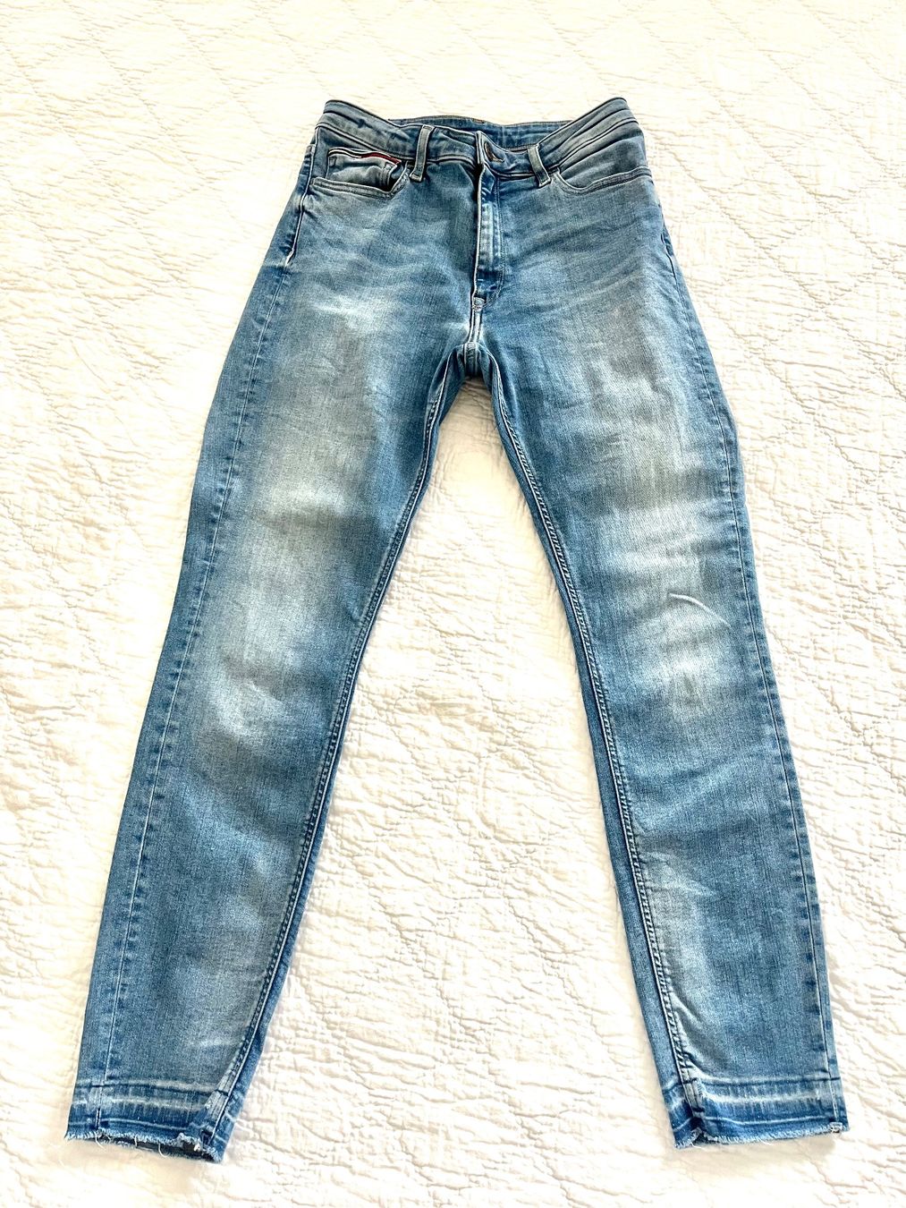 Tommy Hilfiger Jeans: Tommy Hilfiger Jeans 38 hellblau – Usato da Basel venduto da When99