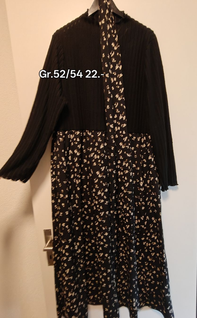 Robes: schönes Kleid gr.52/54 – Neuf (Voir description) à Beromünster par aniram90