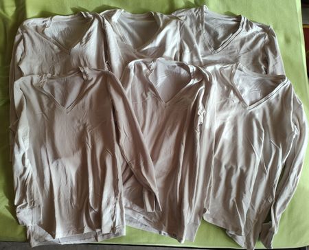 6 Leibchen von Heattech für extra Wärme an kalten Tagen