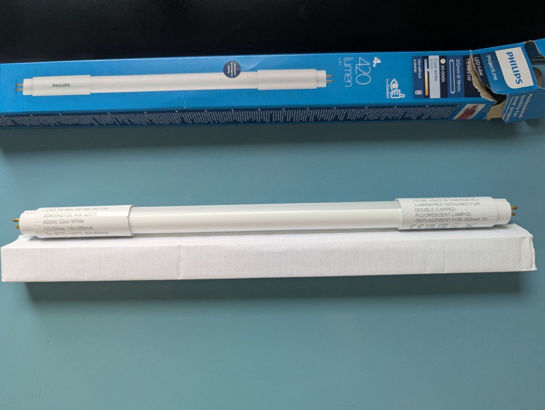 Philips Lampade: Philips LED Röhre ProjectLine 4W 302mm gebraucht – Nuovo (secondo la descrizione) da Luzern venduto da Tschausepp54 1