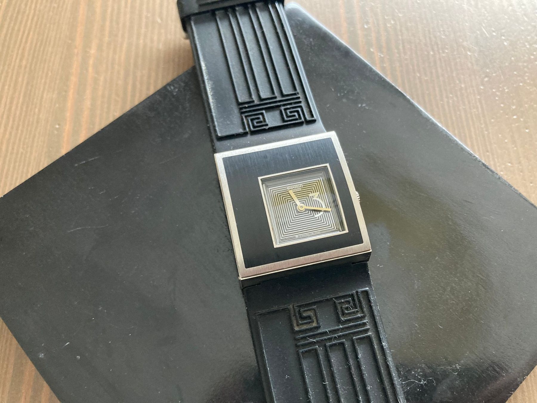 Swatch Orologi: Swatch square irony Lady – Usato da Hombrechtikon venduto da star8888