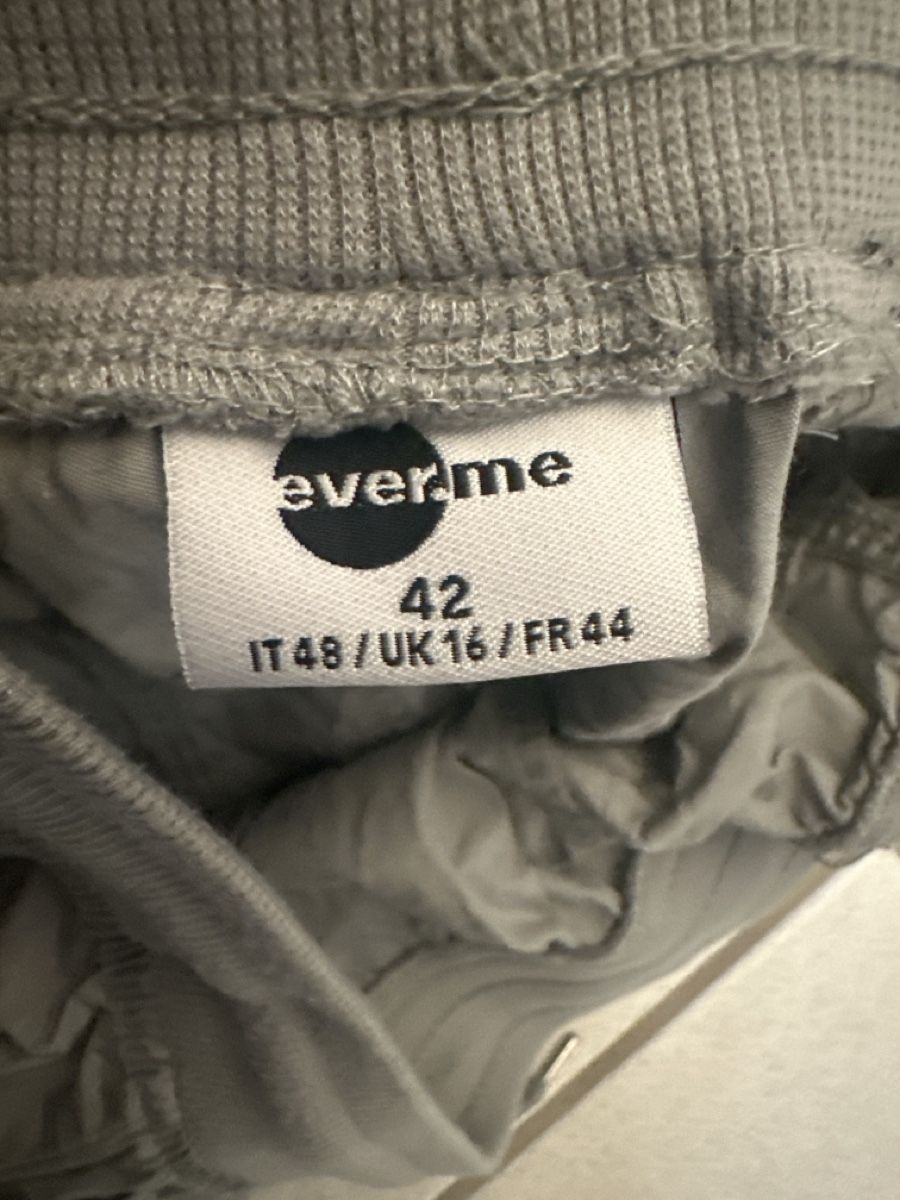 Pantalons: 3/4 Hose Gr. 42 – D'occasion à Buus par 2019dp 3