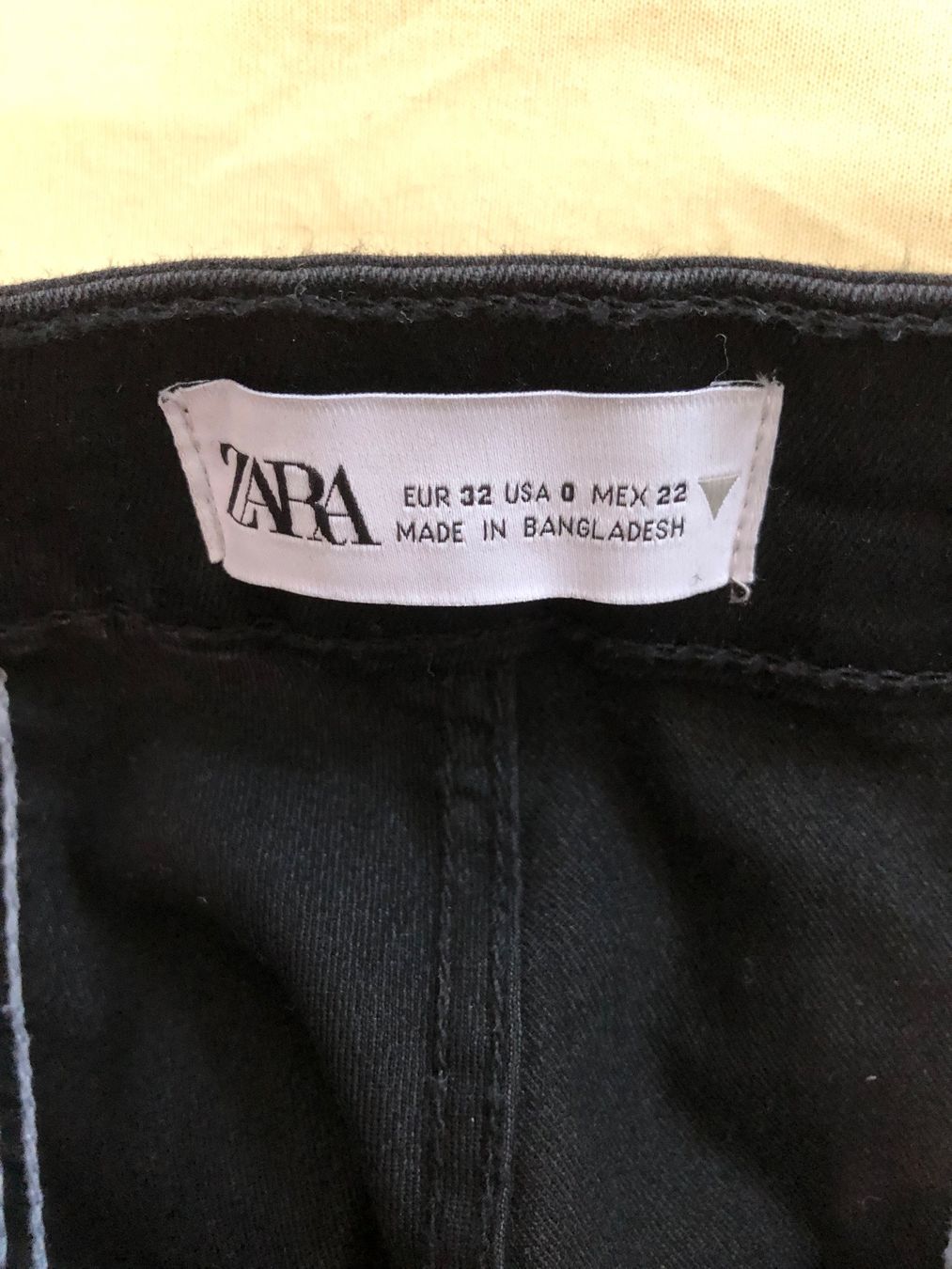 Zara Jeans: Zara Jeggins Gr. 32 – Nuovo (secondo la descrizione) da Schaffhausen venduto da Fixier 5