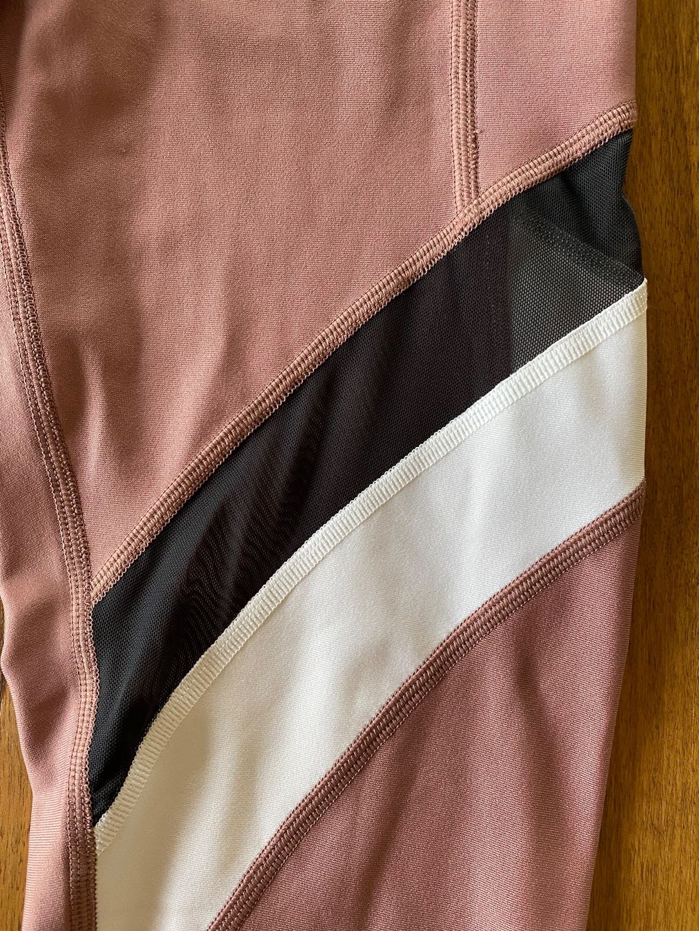 Under Armour Leggings: 2x Leggings von Under Armour Gr. M – Usato da Herrliberg venduto da little_useful_things 1
