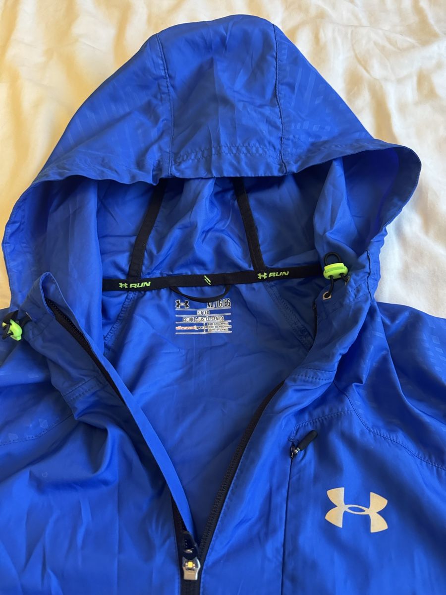 Under Armour Jacken: Veste de course Under Armour, taille XL, neuve. – Gebraucht aus Crans VS von Freeskier 1
