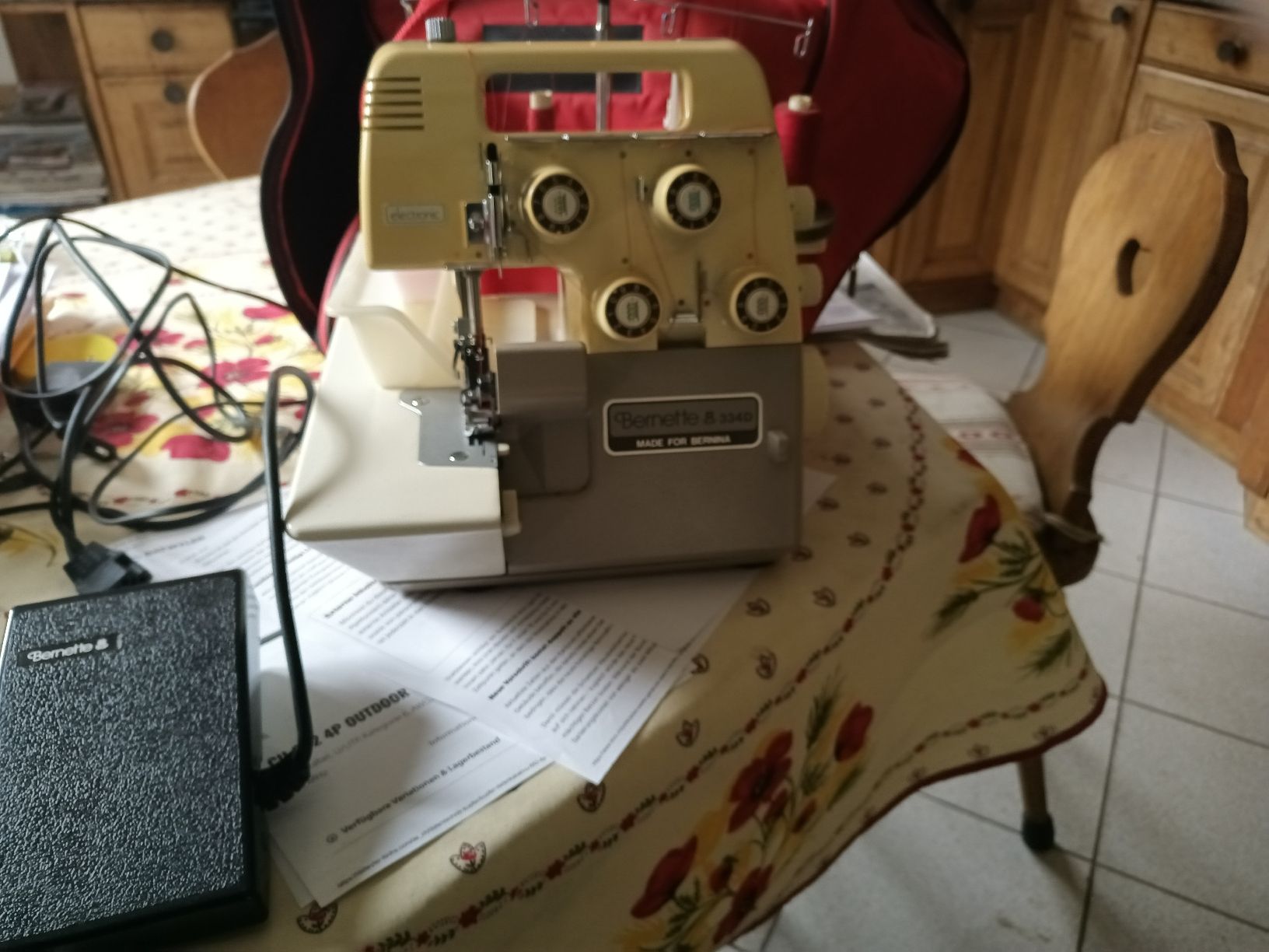 Bernina Macchine da cucire: Bernina Bernett 334D  – Difettoso da Ossingen venduto da han_6mqd