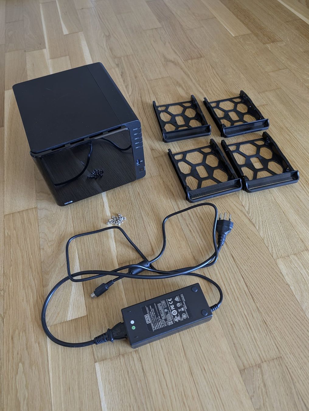 Synology Server: Synology DS916+ 4-Bay Network Storage, 8GB RAM – Usato da Winterthur venduto da bande128
