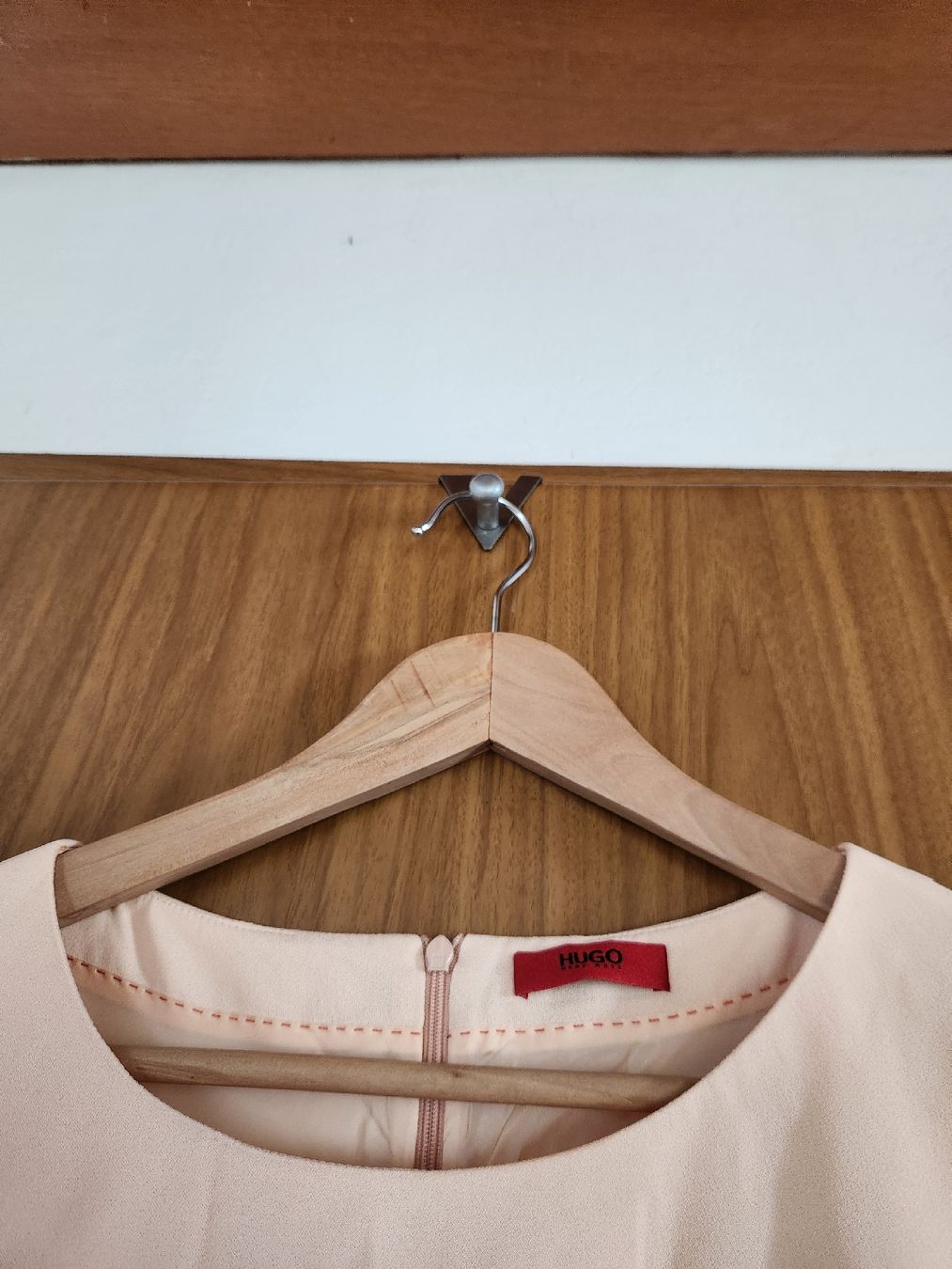 Hugo Boss Robes: Robe d'été HUGO BOSS rose taille 38 – D'occasion à Niedergösgen par Eva2410 3