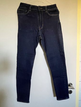 Jean Zara Woman, taille 38, coupe skinny, jamais porté👖