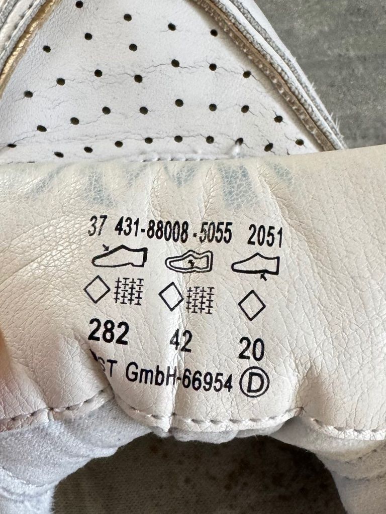 Bugatti Scarpe da donna: Sneaker Bugatti - weiss - gold - Grösse 37 - EU – Usato da Zürich venduto da Alot16 9