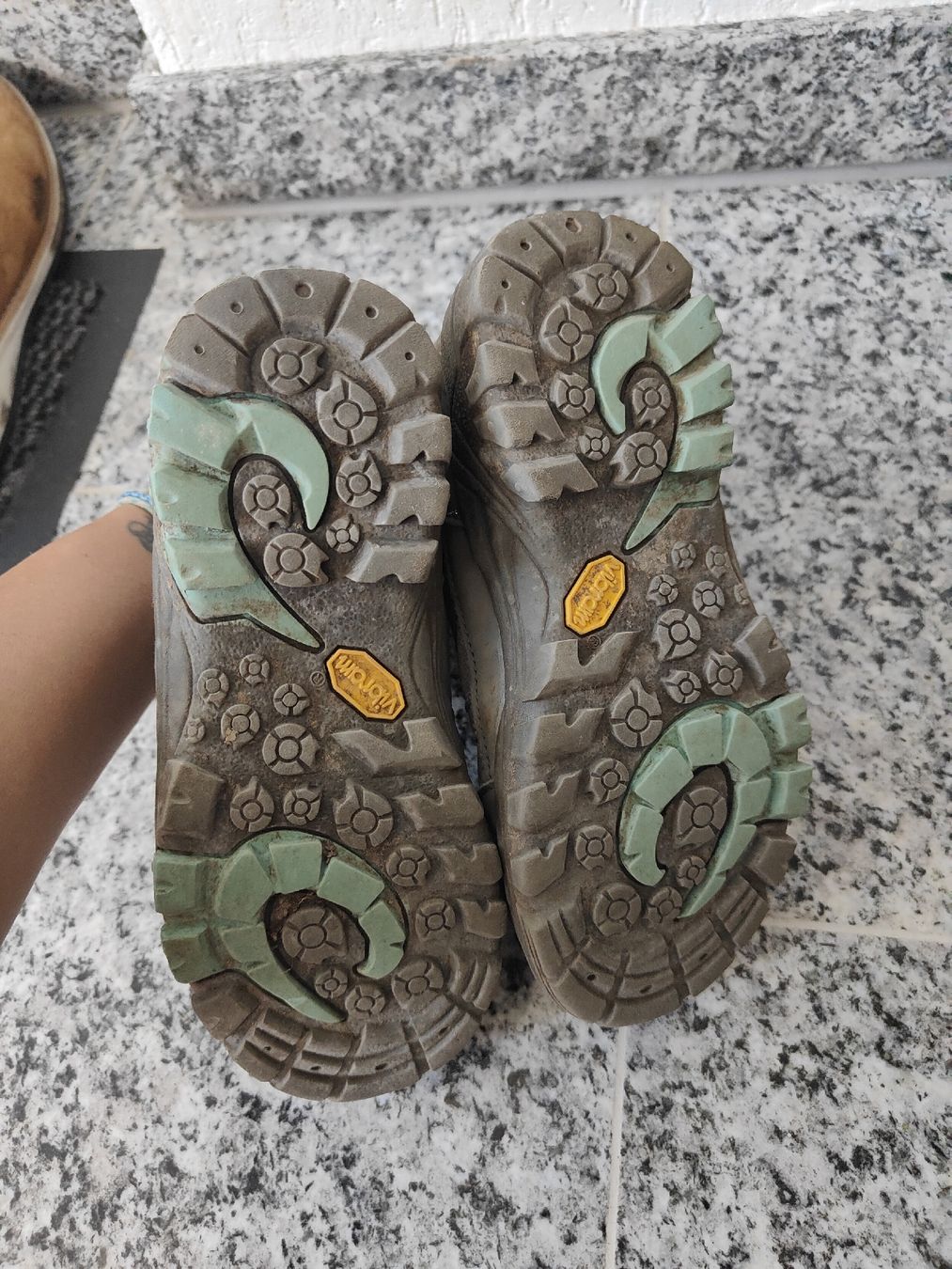 Scarpe per ragazze: Wanderschuhe Mädchen Grösse 30 guter Zustand – Usato da alikon venduto da creativia 1