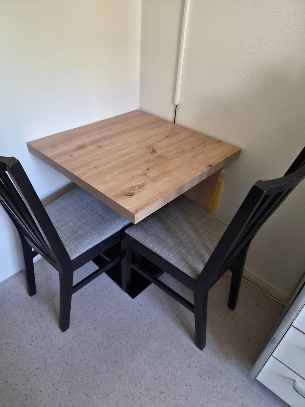 Komplettküchen: Küche Tisch – Gebraucht aus Riehen von mbahn