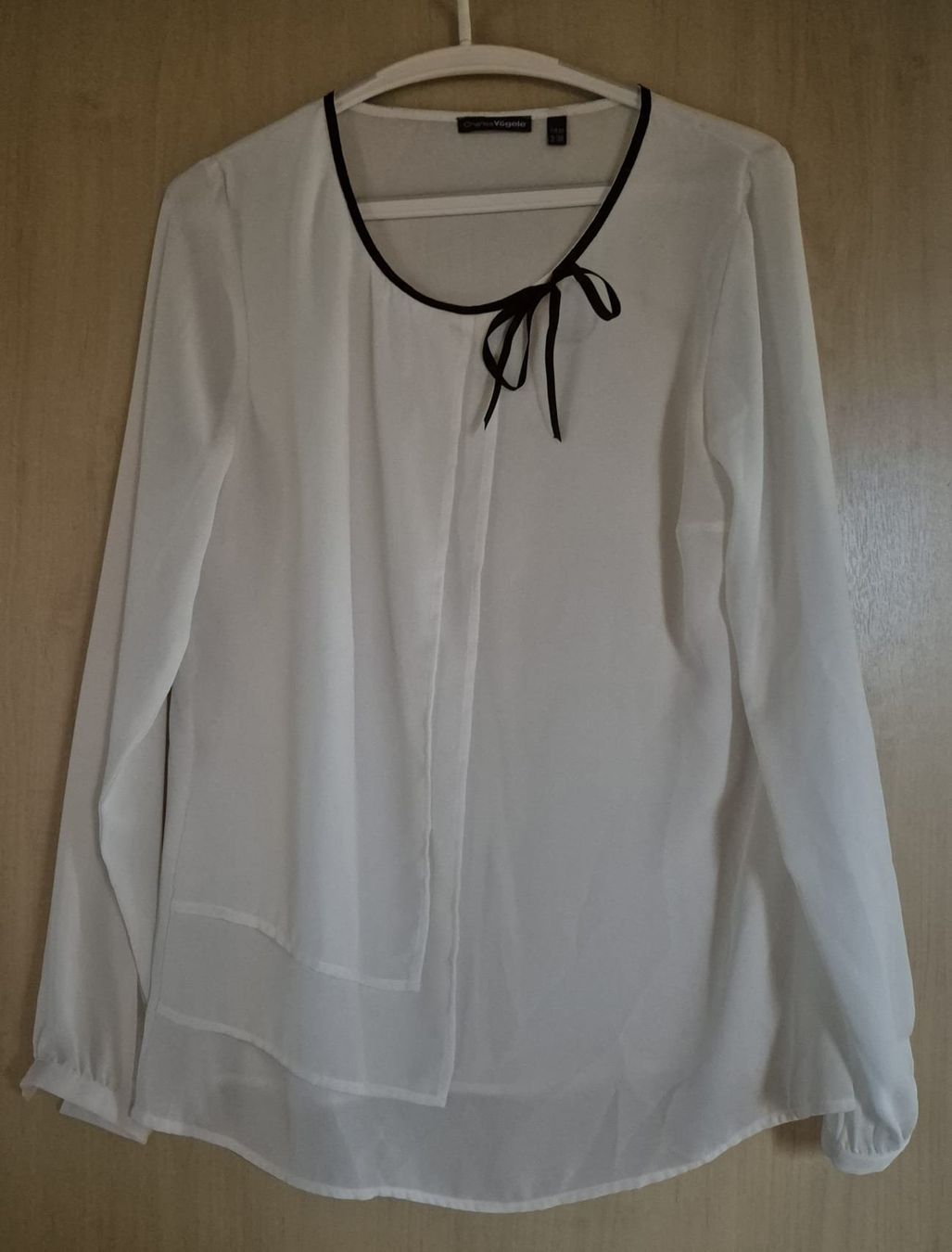 Blusen: Weisse Bluse – Gebraucht aus Schwanden i. E. von romikh