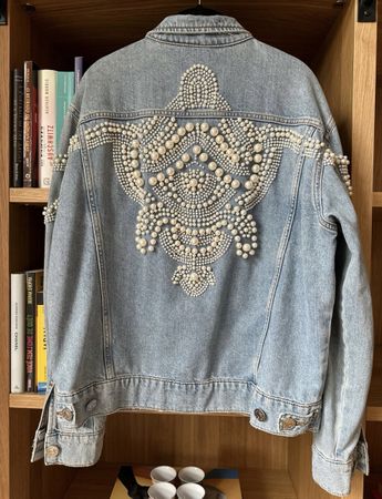 Sandro Jeansjacke mit Perlen