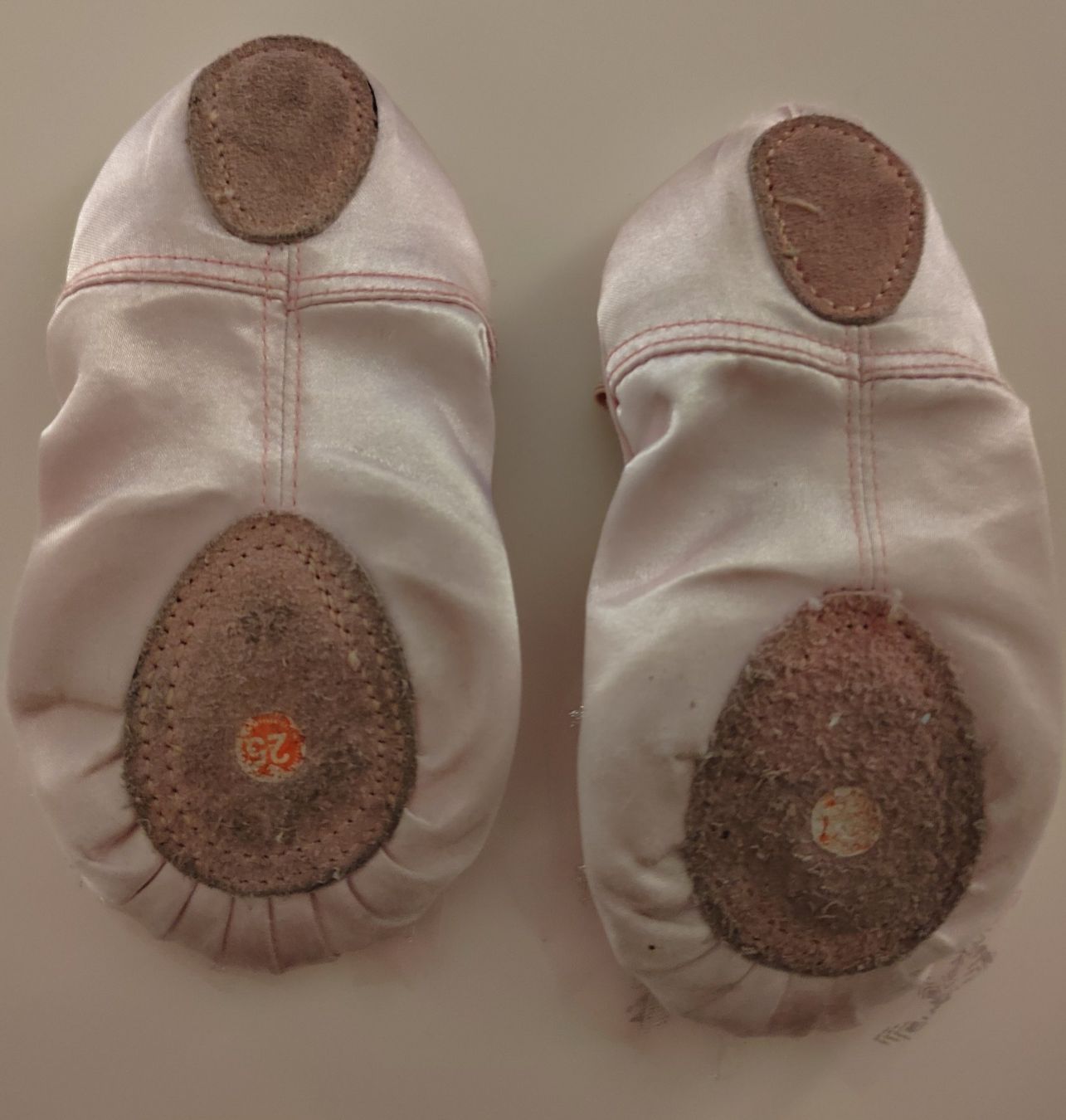 Scarpe per ragazze: Rosa Ballettschuhe mit Schneeflocken, Grösse 25 – Usato da Einsiedeln venduto da pattymary 1