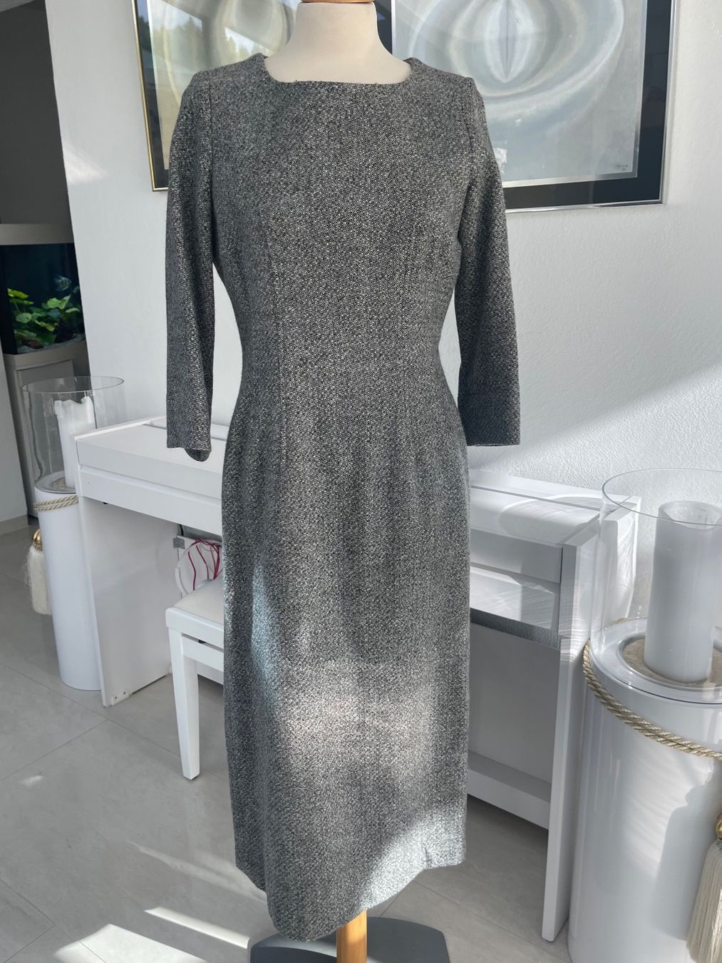 Robes: Elegantes Kleid Grau, Grösse 38, – D'occasion à Weisslingen par Spiegelbild0