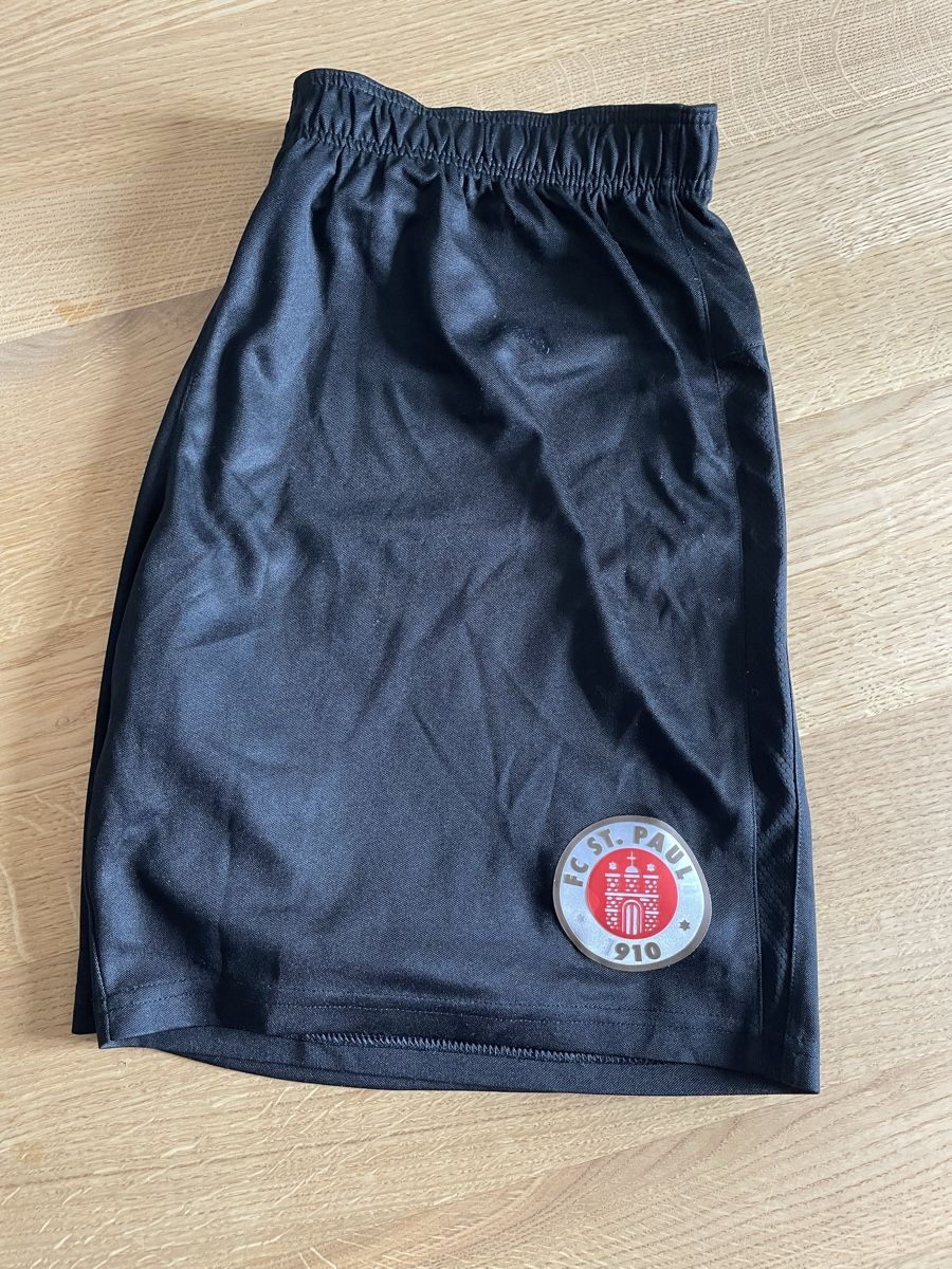 FC St. Pauli Pantalons: St. Pauli Shorts – D'occasion à Pfungen par Rude-Boy
