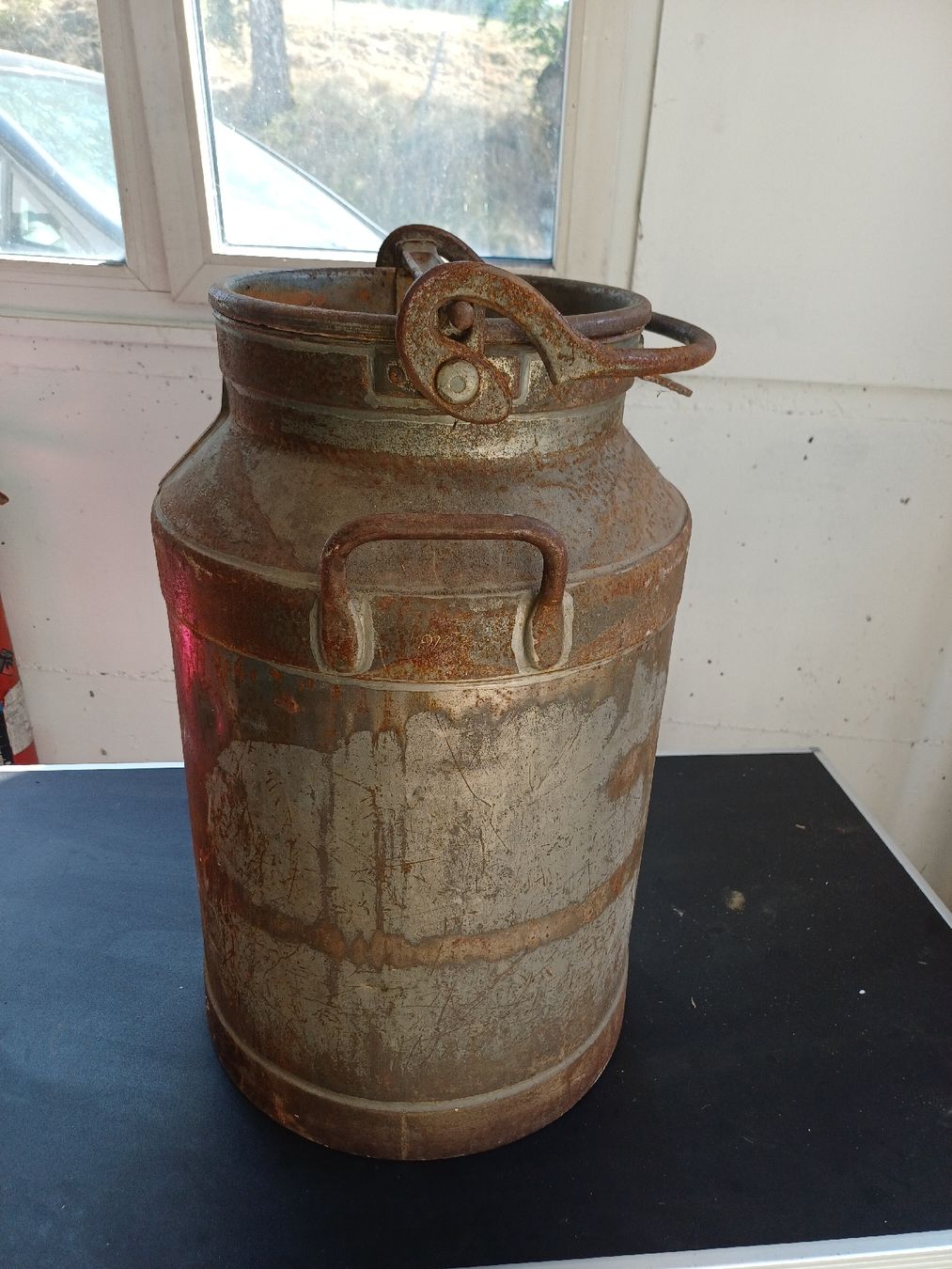Alle Dekorationen: Eiserne Milchkanne 40 Liter – Defekt aus Wangenried von Recycler94 2