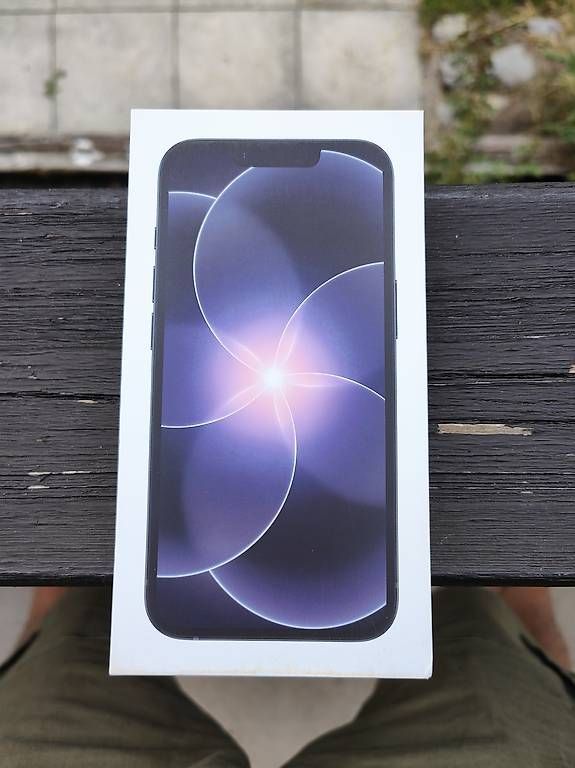 Handys / Smartphones: NEUF iPhone 17e noir 256gb garantie 2 ans  – Gebraucht aus Les Paccots von jmembrez