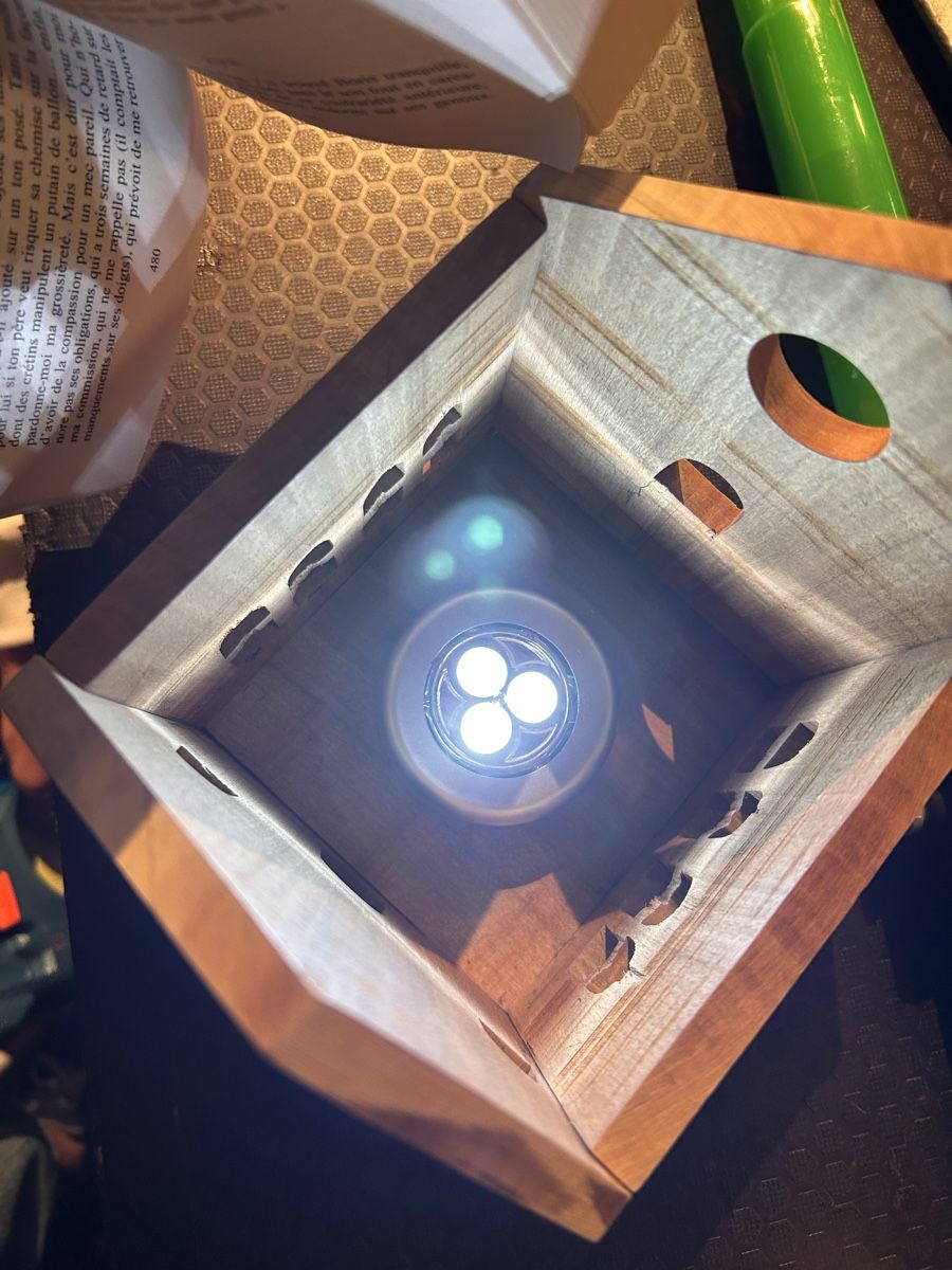 Tutte le decorazioni: Lampada casetta legno con libro  – Nuovo (secondo la descrizione) da Neuchâtel venduto da sar_nqn7 1
