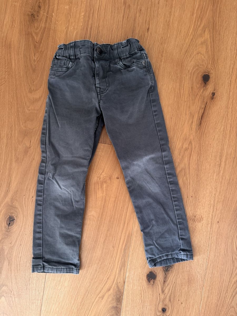 Pantaloni: Hosen Junge Grösse 110 – Usato da Oltingen venduto da Funnyface
