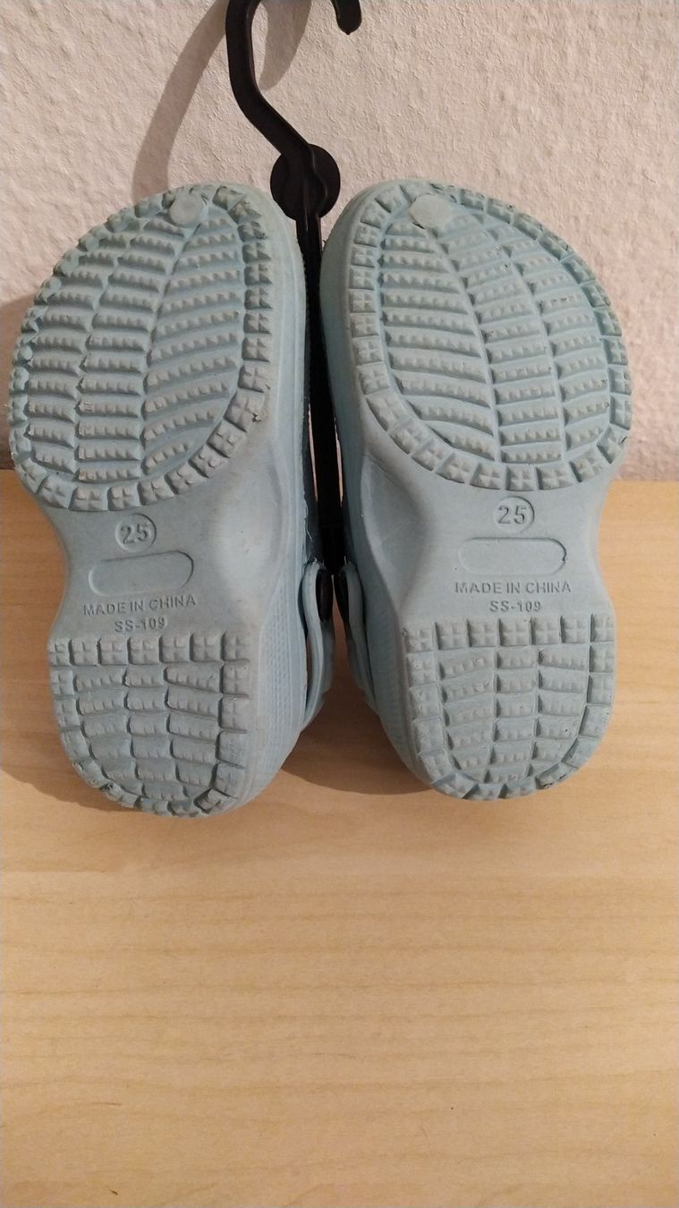 Scarpe per ragazzi: Clogs gr. 25 – Usato da Kappel SO venduto da teiger83 1
