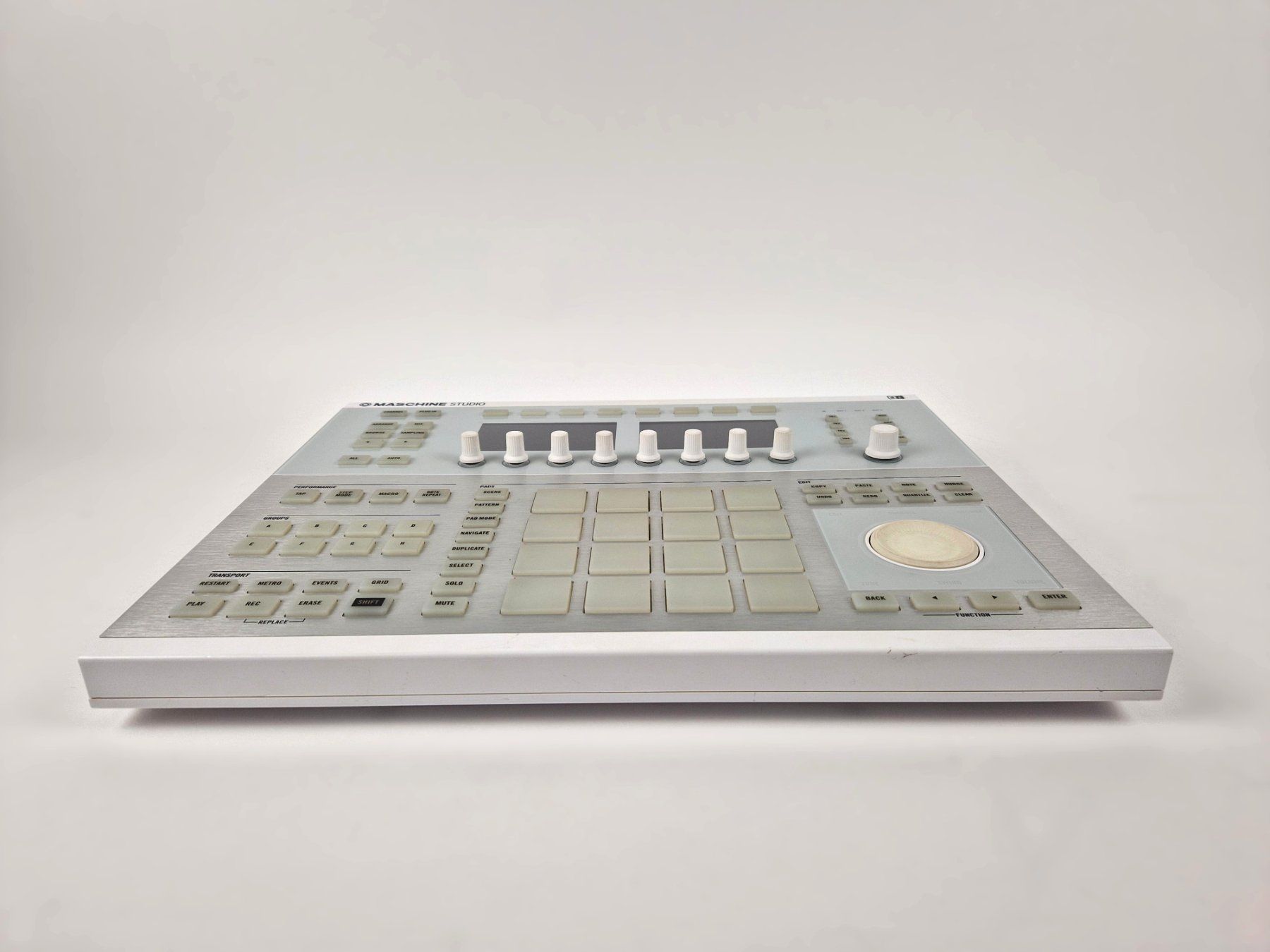 Instruments de musique: Maschine Studio White – Neuf (Voir description) à Basel par Restwert_Basel 5
