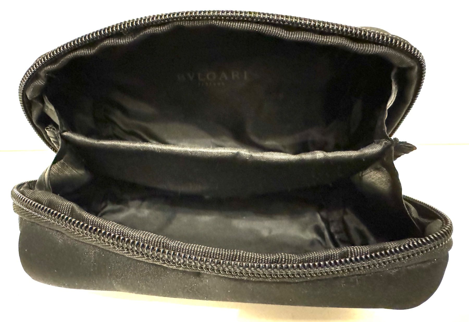 Custodie per cosmetici: EMIRATES Business Class pouch BVLGARI – Nuovo (secondo la descrizione) da Genève venduto da Murmurs 6