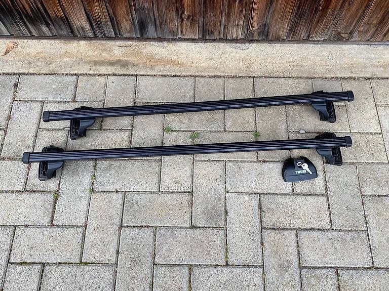 Thule Barres de toit: Dachträger Thule – D'occasion à Elgg par vinyl03