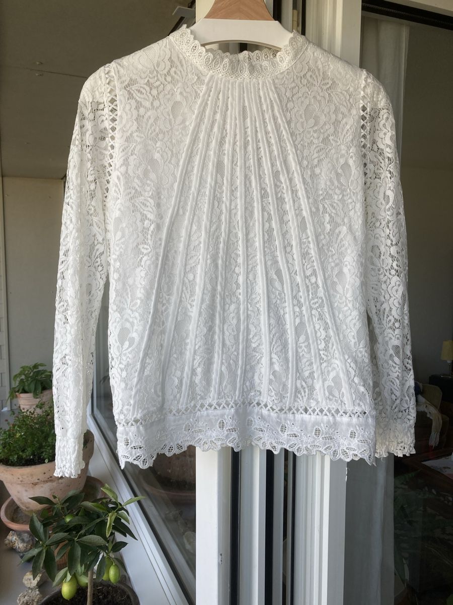 Camicette: Hochwertige Spitzenbluse aus Buranospitze – Usato da Luzern venduto da franziska.2024