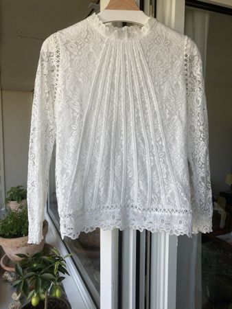 Hochwertige Spitzenbluse aus Buranospitze